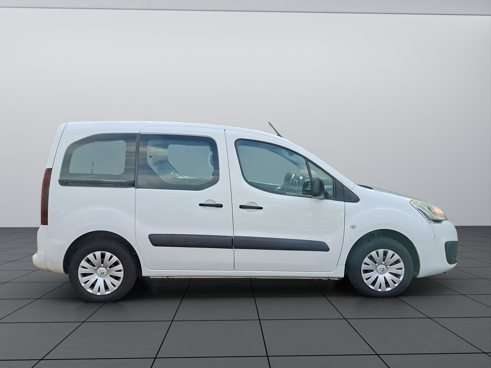 CITROEN Berlingo 1.6 BlueHDi Feel-image-6