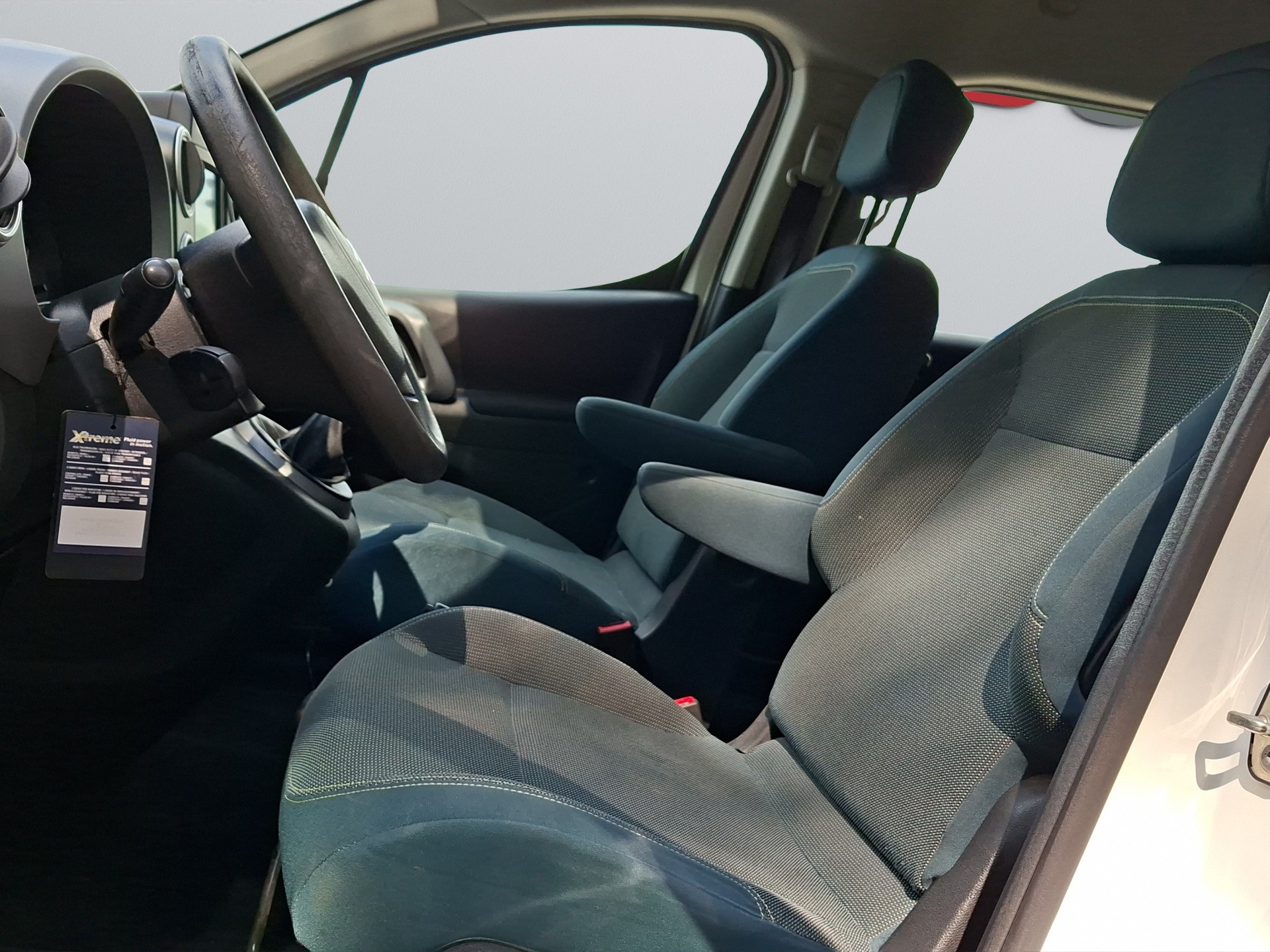 CITROEN Berlingo 1.6 BlueHDi Feel-image-16