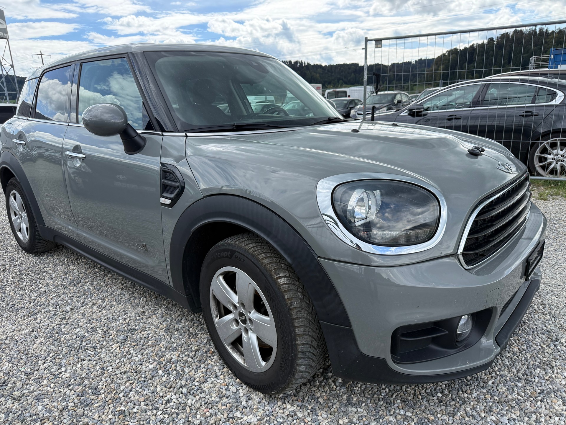 MINI Countryman Cooper D ALL4-image-1