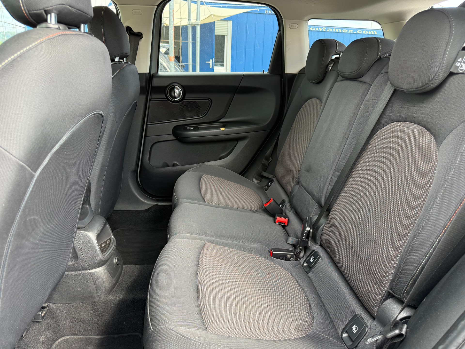 MINI Countryman Cooper D ALL4-image-10