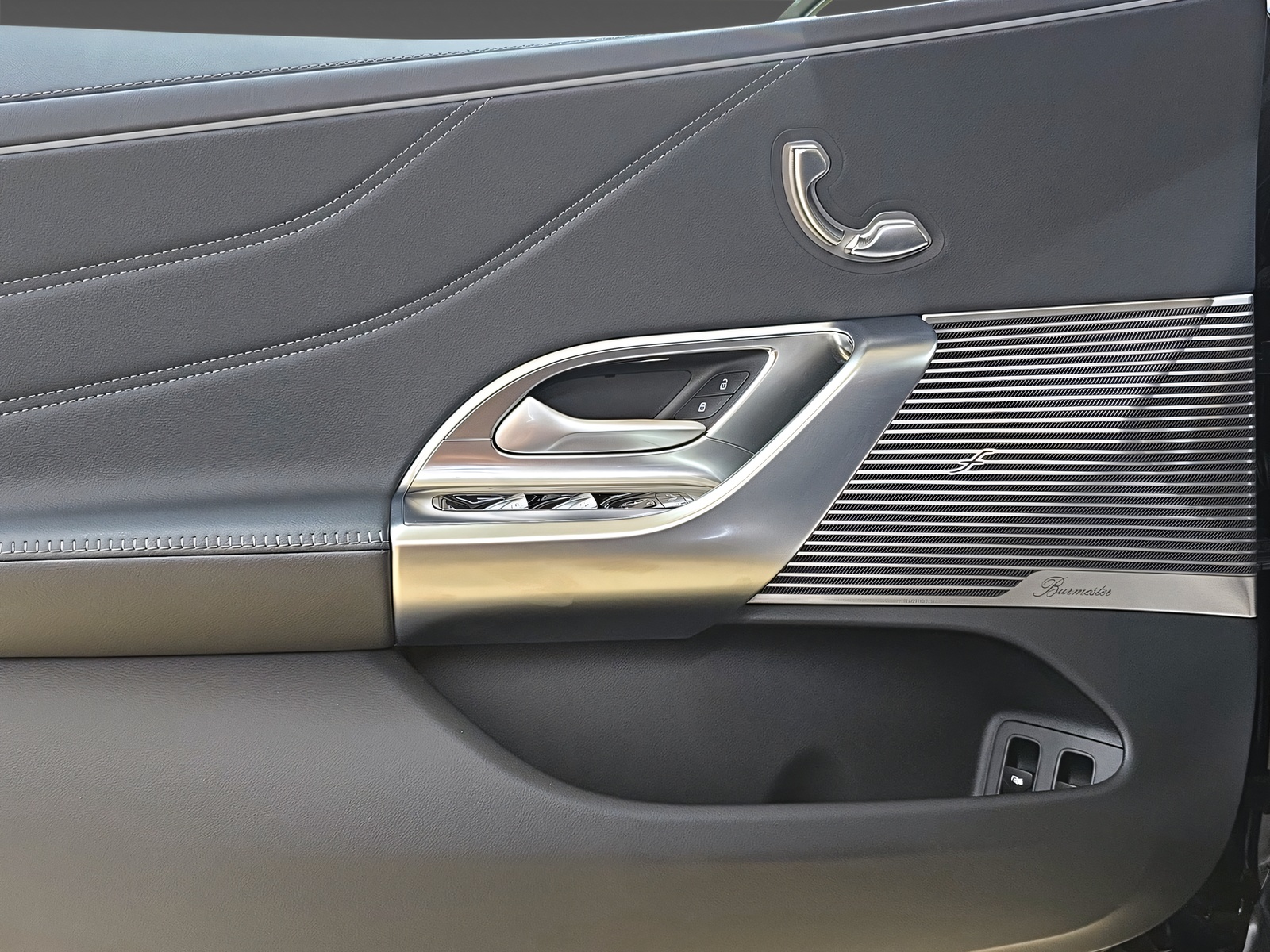 MERCEDES-BENZ C 400 4Matic EQ-image-11