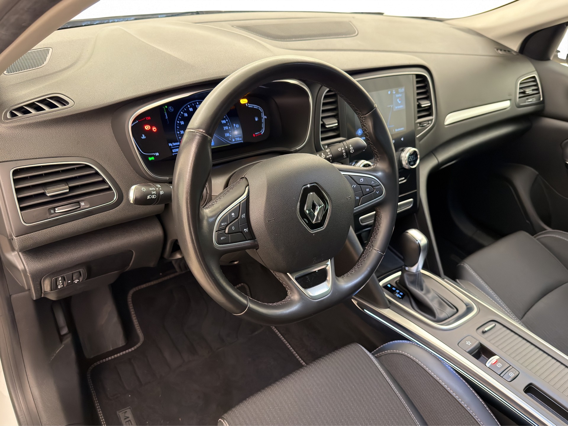 RENAULT Megane 1.3 TCe 140 Intens EDC-image-14
