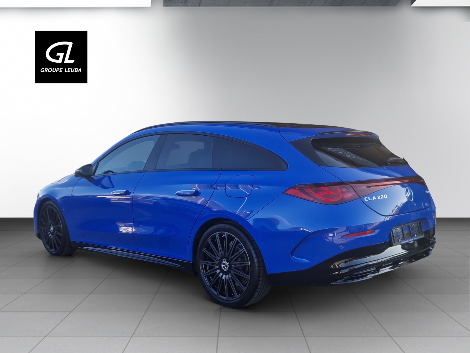 MERCEDES-BENZ CLA Shooting Brake 220 4Matic 8G-DCT-image-3