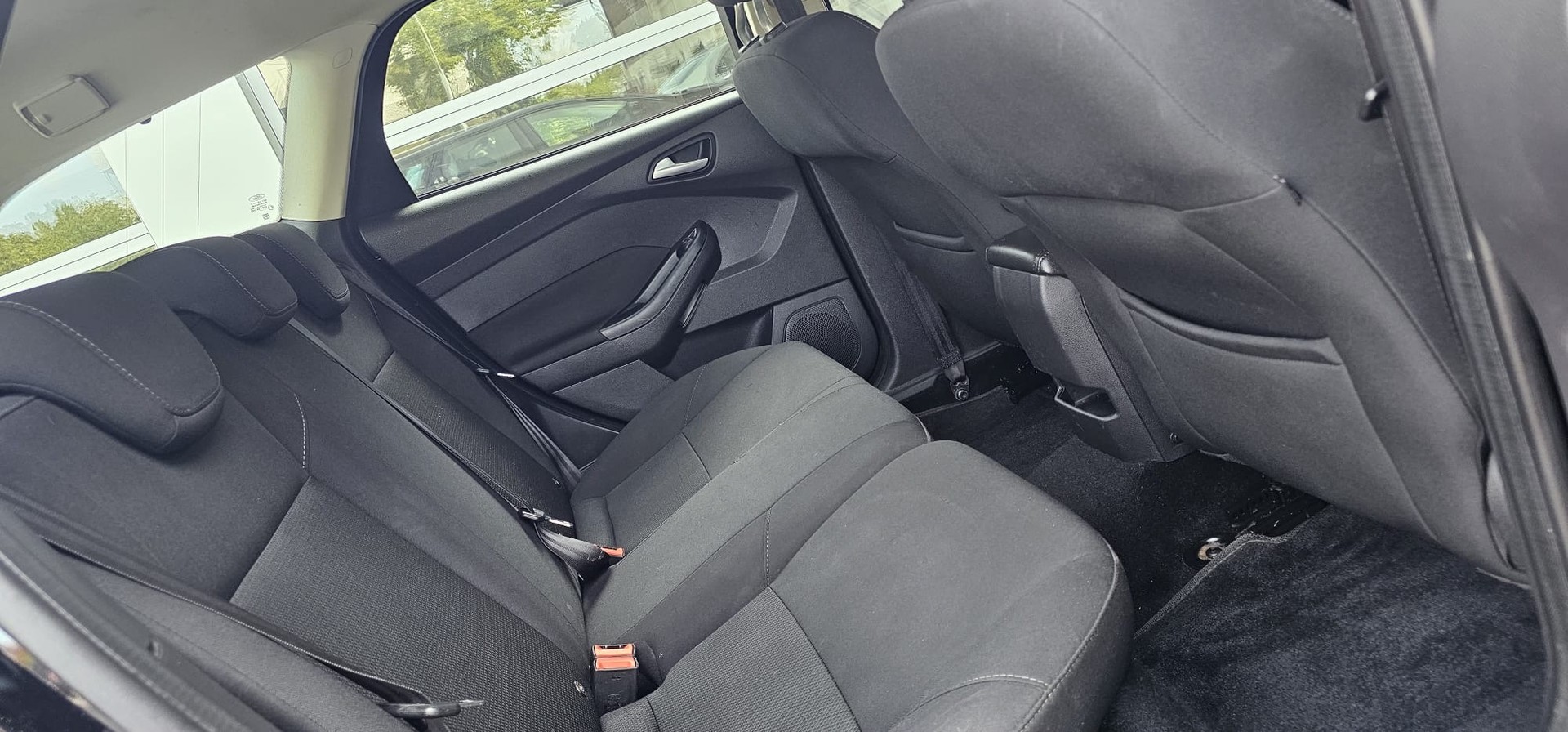 FORD Focus 1.0 SCTi Black Edition-image-10