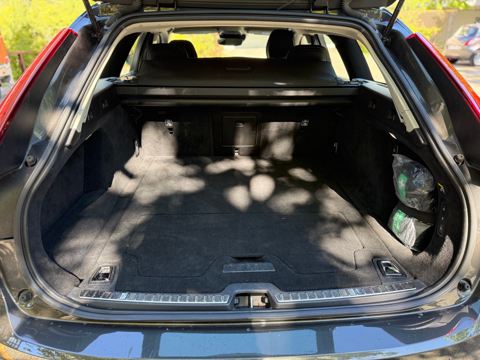 VOLVO 2.0 T8 TE Inscription AWD-image-4