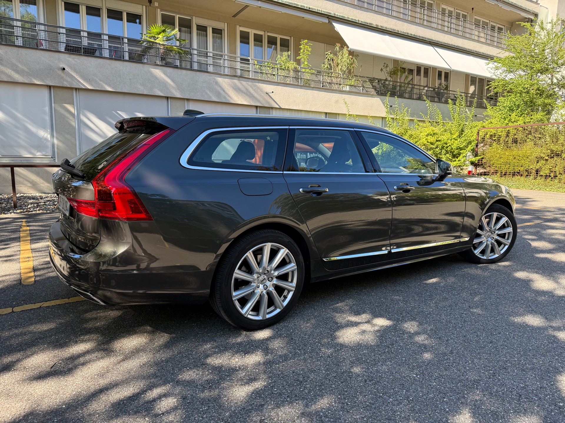 VOLVO 2.0 T8 TE Inscription AWD-image-2