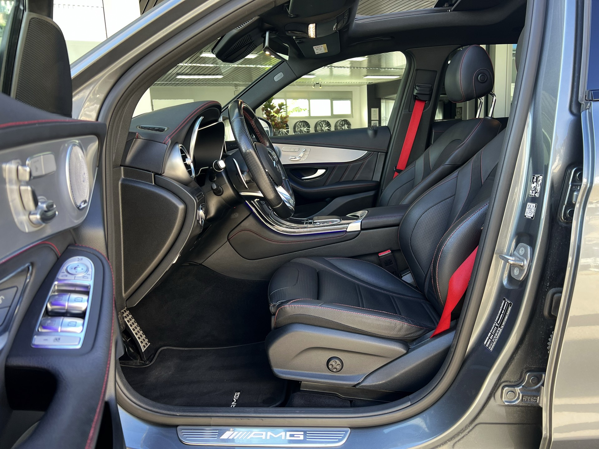 MERCEDES-BENZ GLC 43 AMG 4Matic 9G-Tronic-image-5