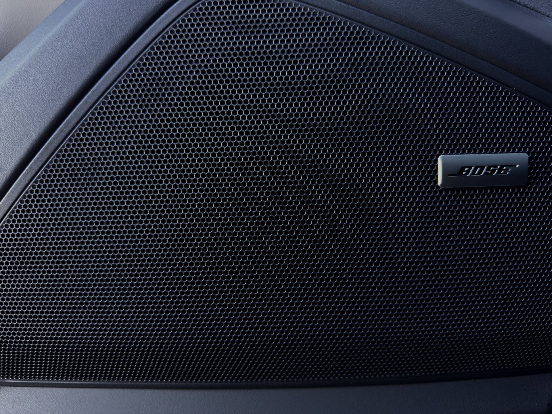 PORSCHE Cayenne S E-Hybrid Coupé Black Edition-image-11