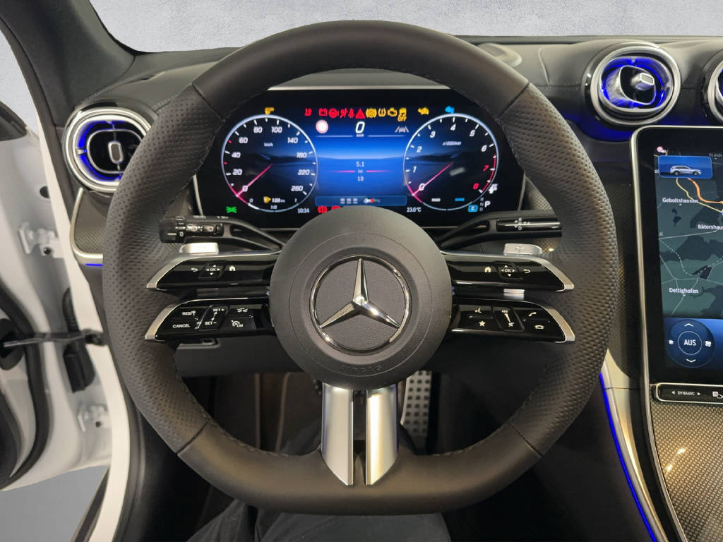 MERCEDES-BENZ GLC 300 AMG Line 4Matic-image-12