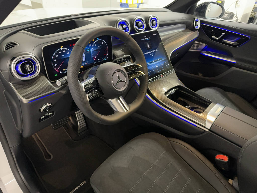 MERCEDES-BENZ GLC 300 AMG Line 4Matic-image-11