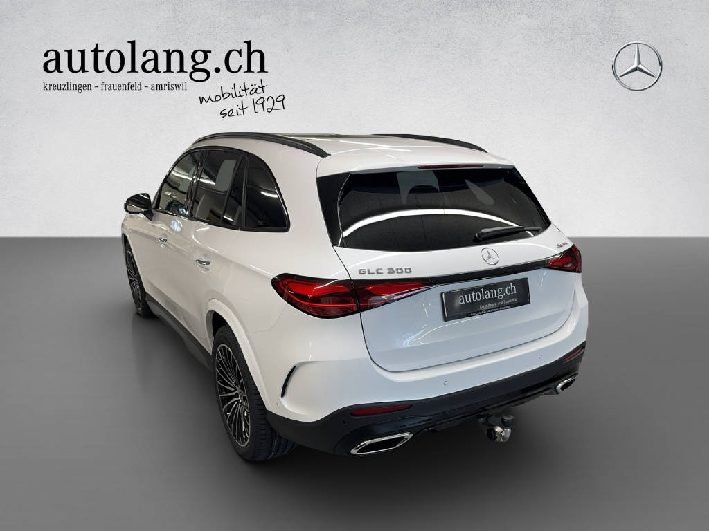 MERCEDES-BENZ GLC 300 AMG Line 4Matic-image-3
