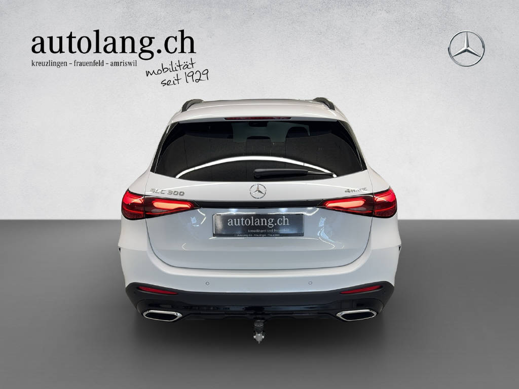 MERCEDES-BENZ GLC 300 AMG Line 4Matic-image-16