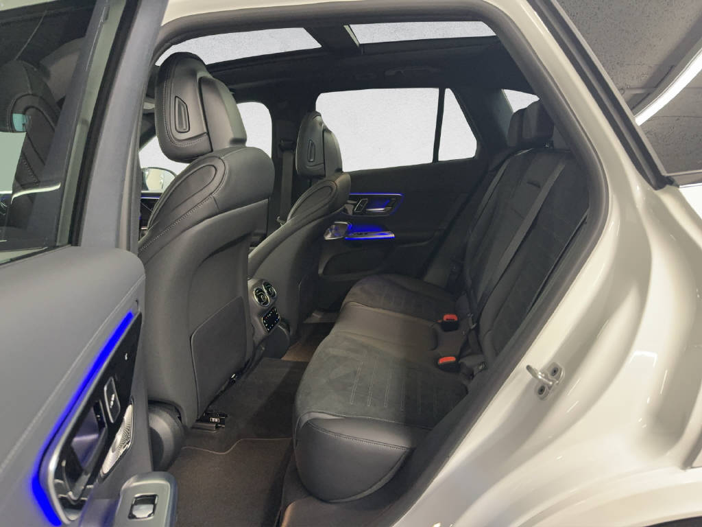 MERCEDES-BENZ GLC 300 AMG Line 4Matic-image-13
