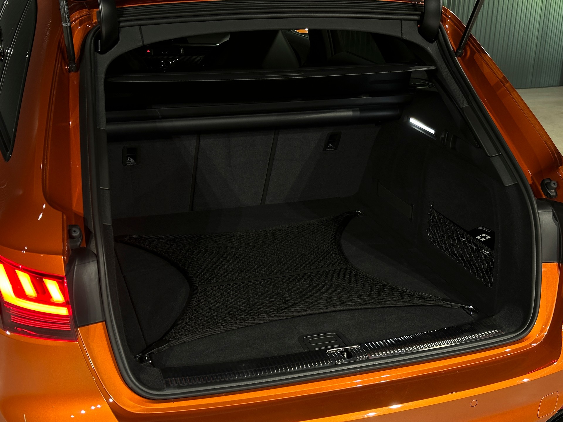 AUDI RS4 Avant quattro tiptronic-image-27