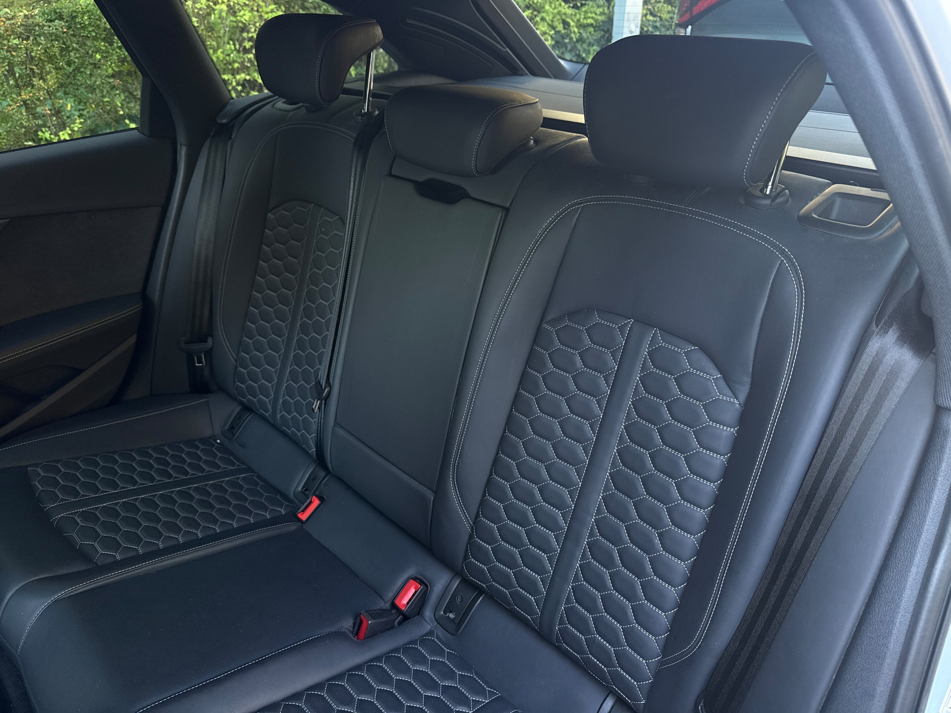 AUDI RS4 Avant quattro tiptronic-image-5
