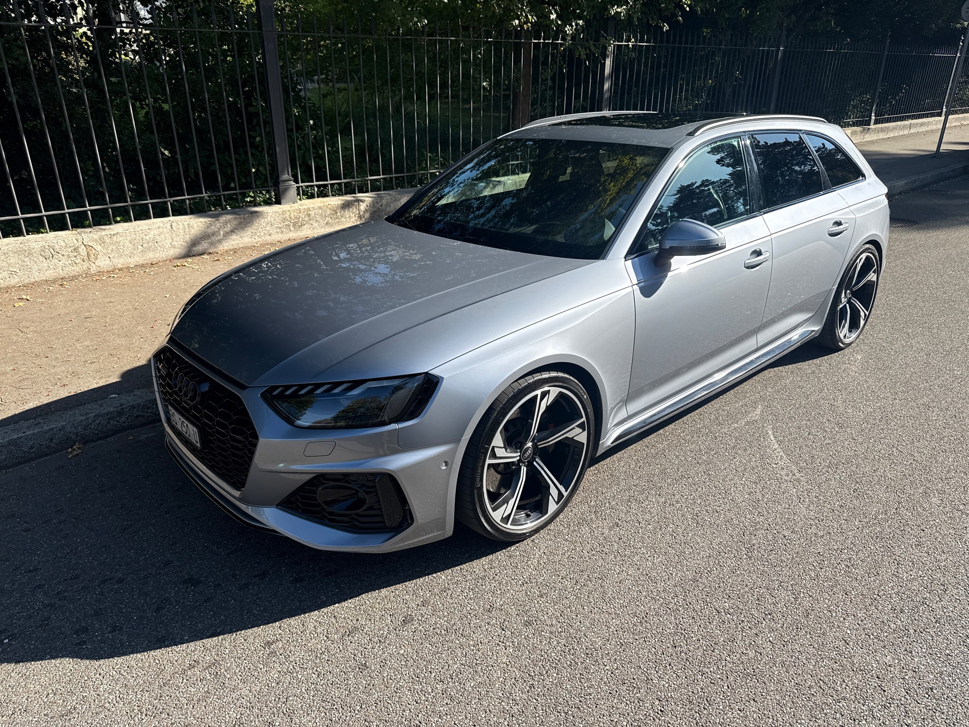 AUDI RS4 Avant quattro tiptronic-image-0