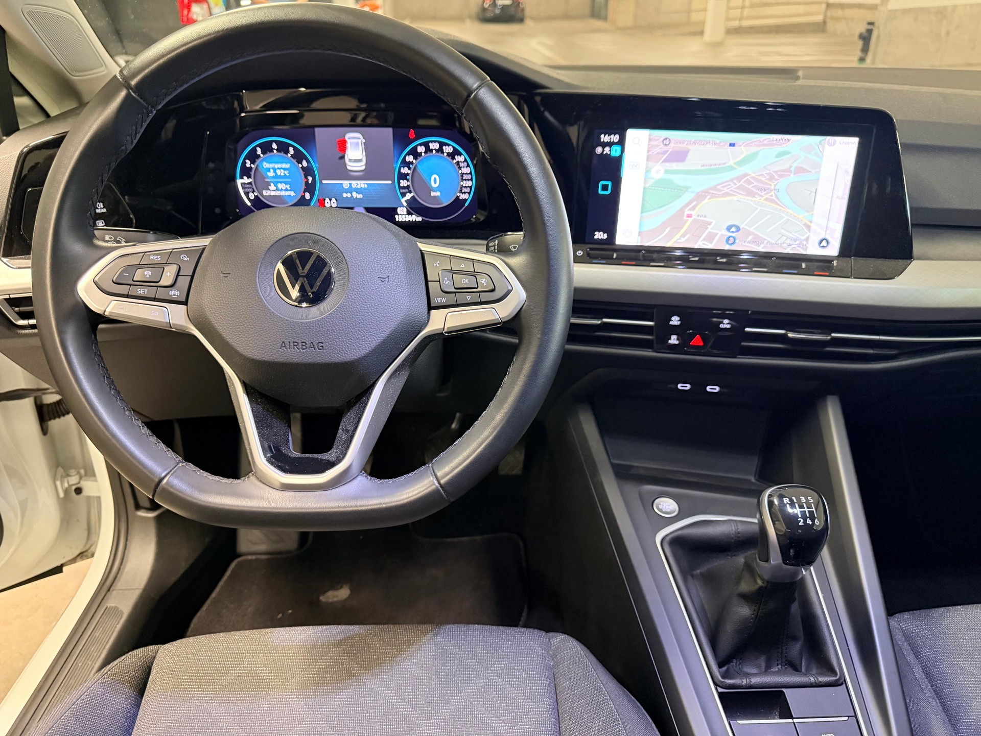 VW Golf Variant 1.0 TSI Life-image-10