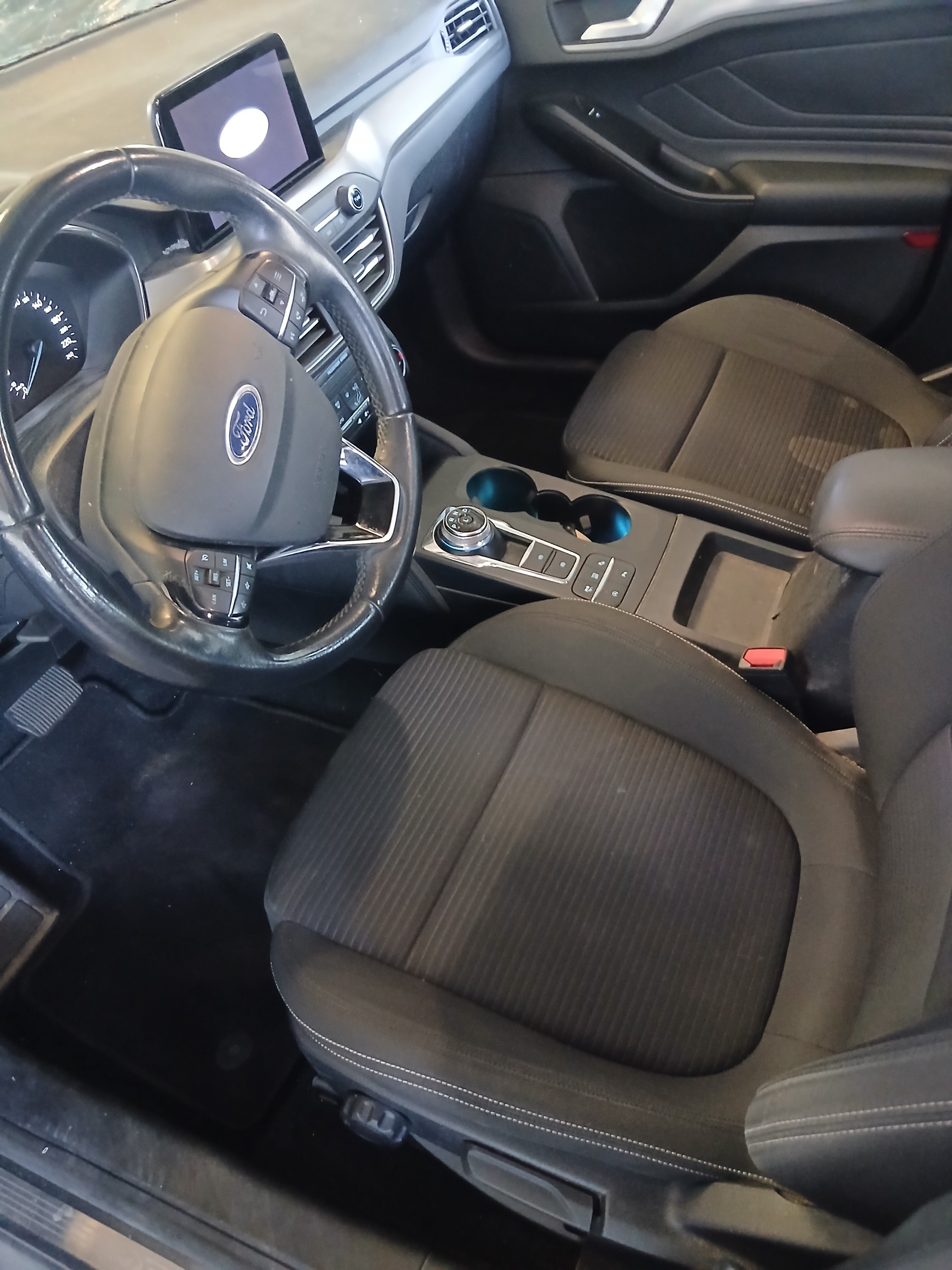 FORD Focus 1.0 SCTi Vignale Automatic-image-8