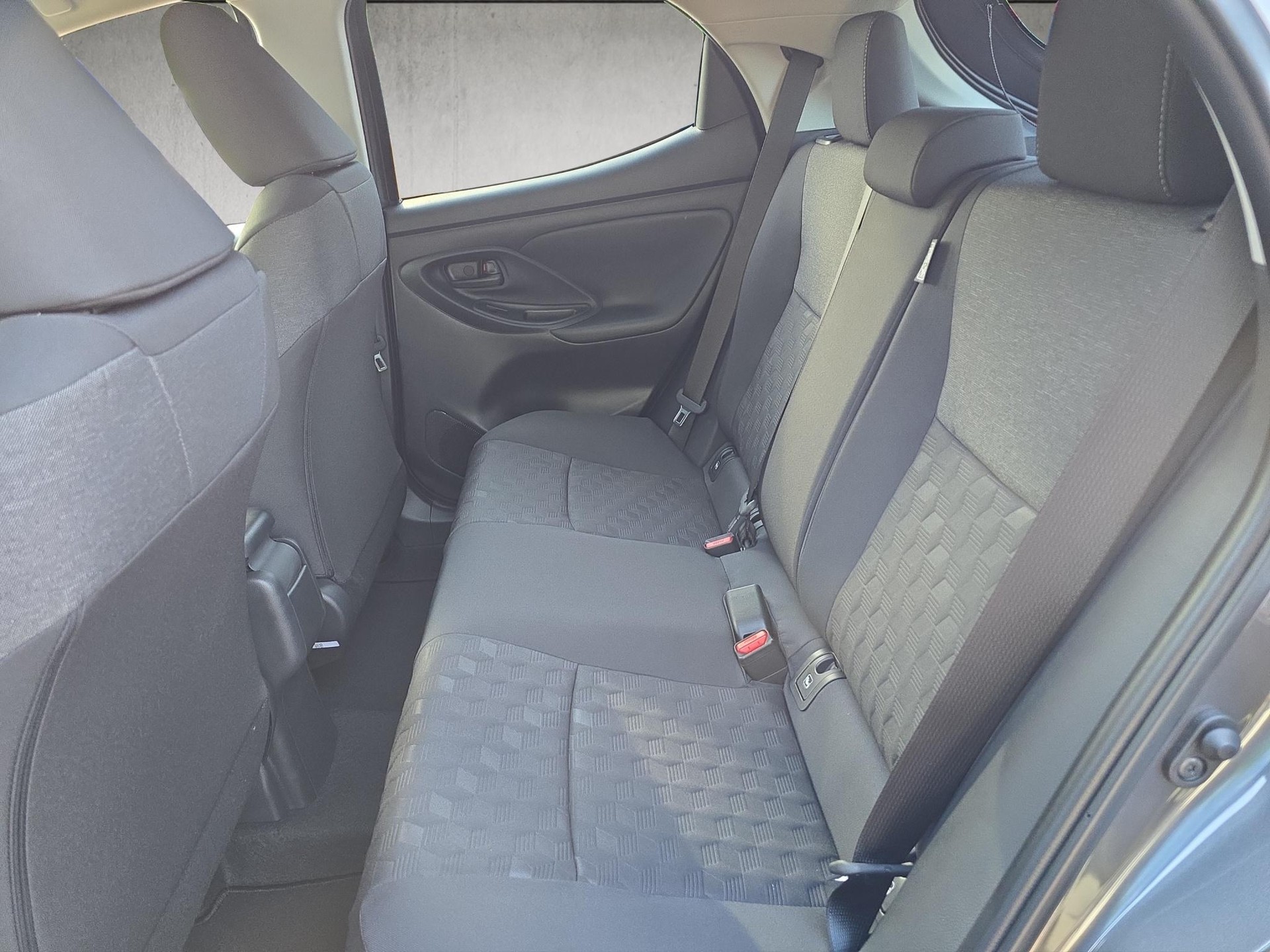 TOYOTA Yaris 1.5 VVT-i HSD Trend-image-11
