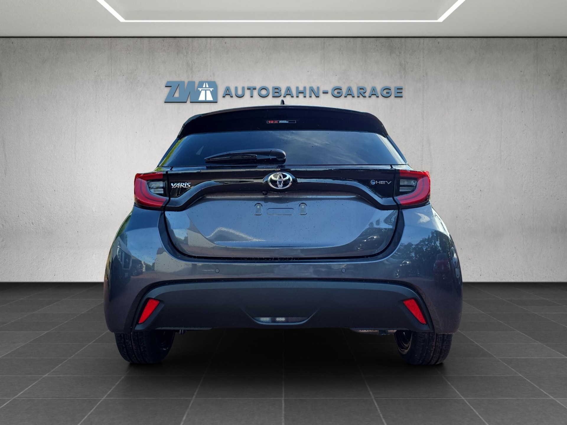 TOYOTA Yaris 1.5 VVT-i HSD Trend-image-3