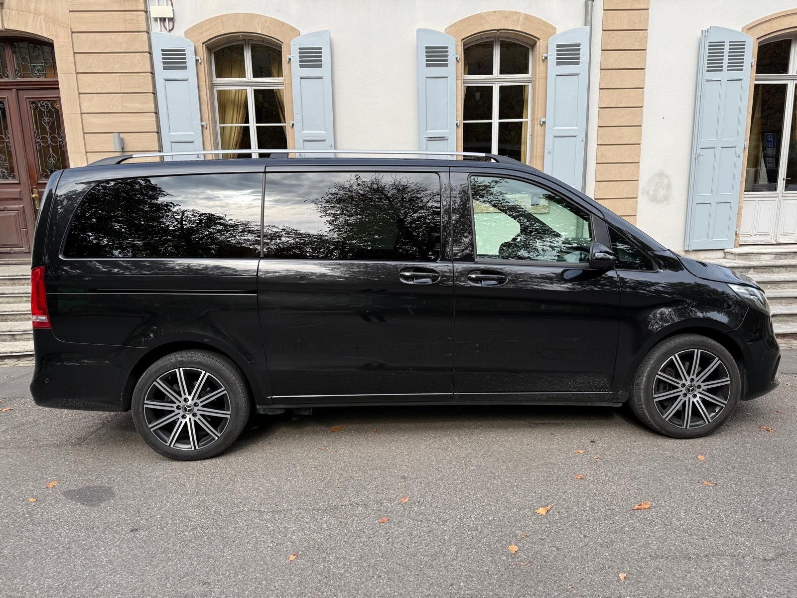 MERCEDES-BENZ V 300 d Swiss Ed. lang-image-2