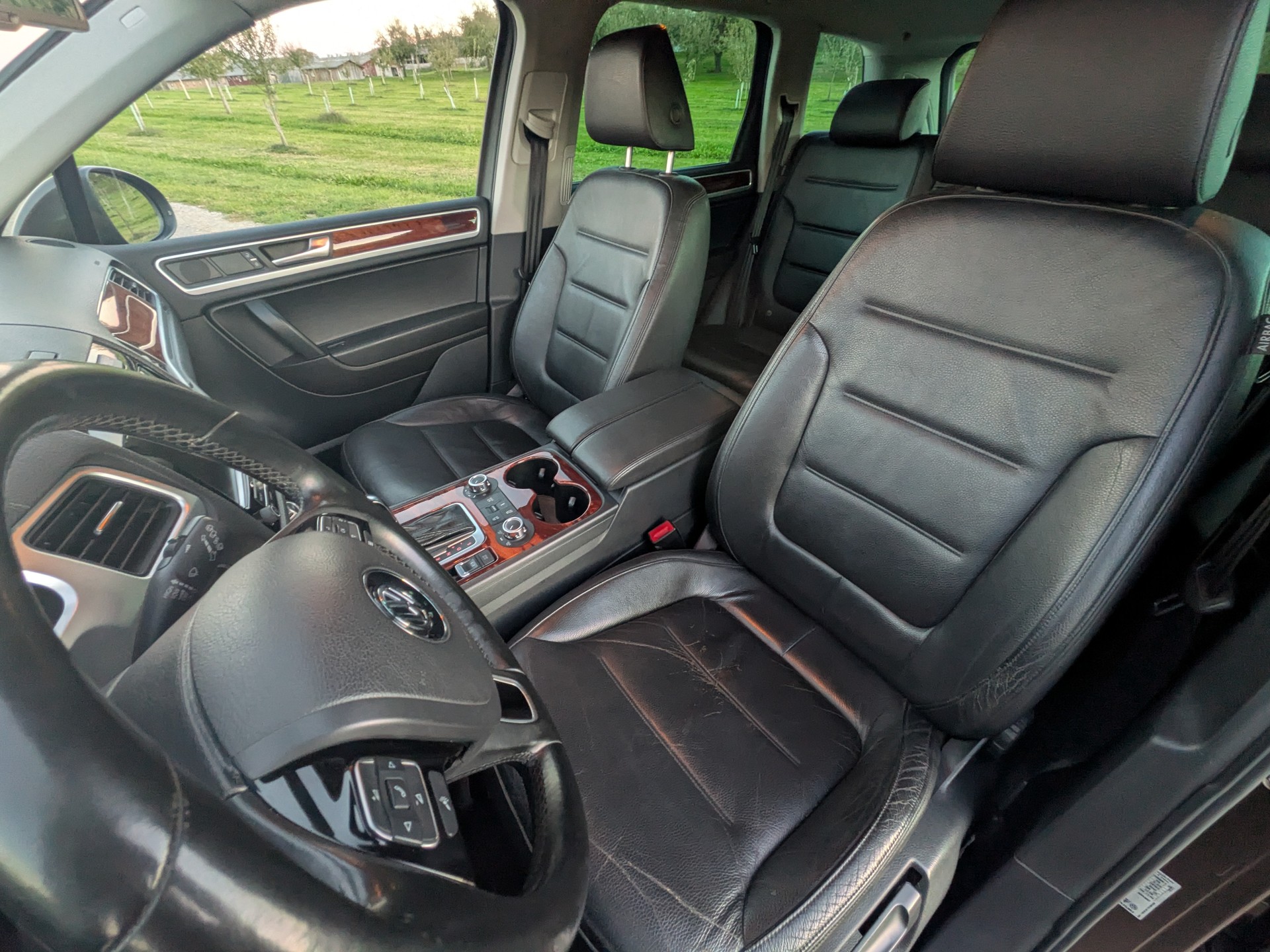 VW Touareg 3.0 TDI BlueMotion Technology Tiptronic-image-13