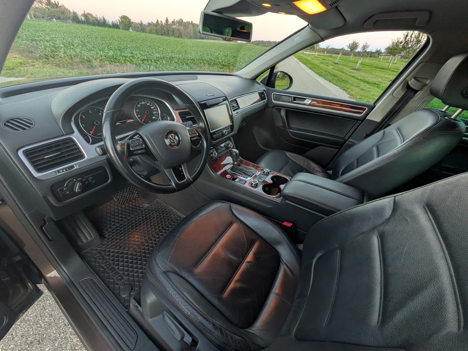 VW Touareg 3.0 TDI BlueMotion Technology Tiptronic-image-12