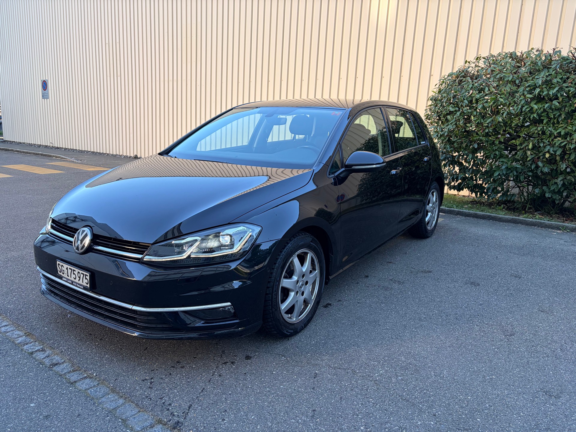 VW Golf 2.0 TDI Highline 4Motion DSG-image-2