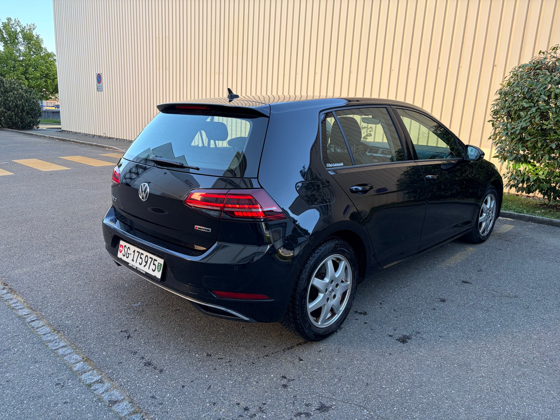 VW Golf 2.0 TDI Highline 4Motion DSG-image-5