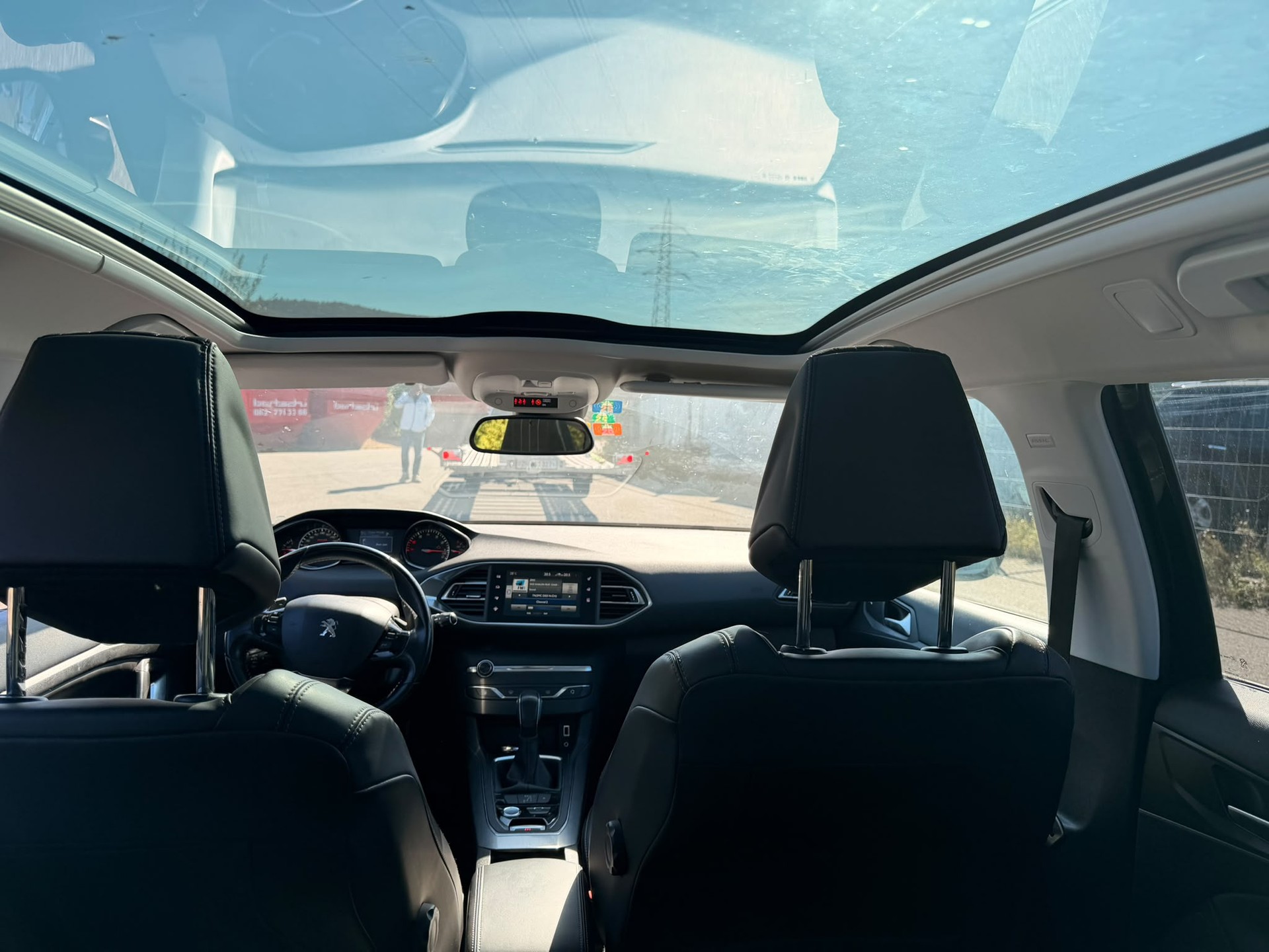 PEUGEOT 308 SW 1.2 THP Style Automatic-image-3