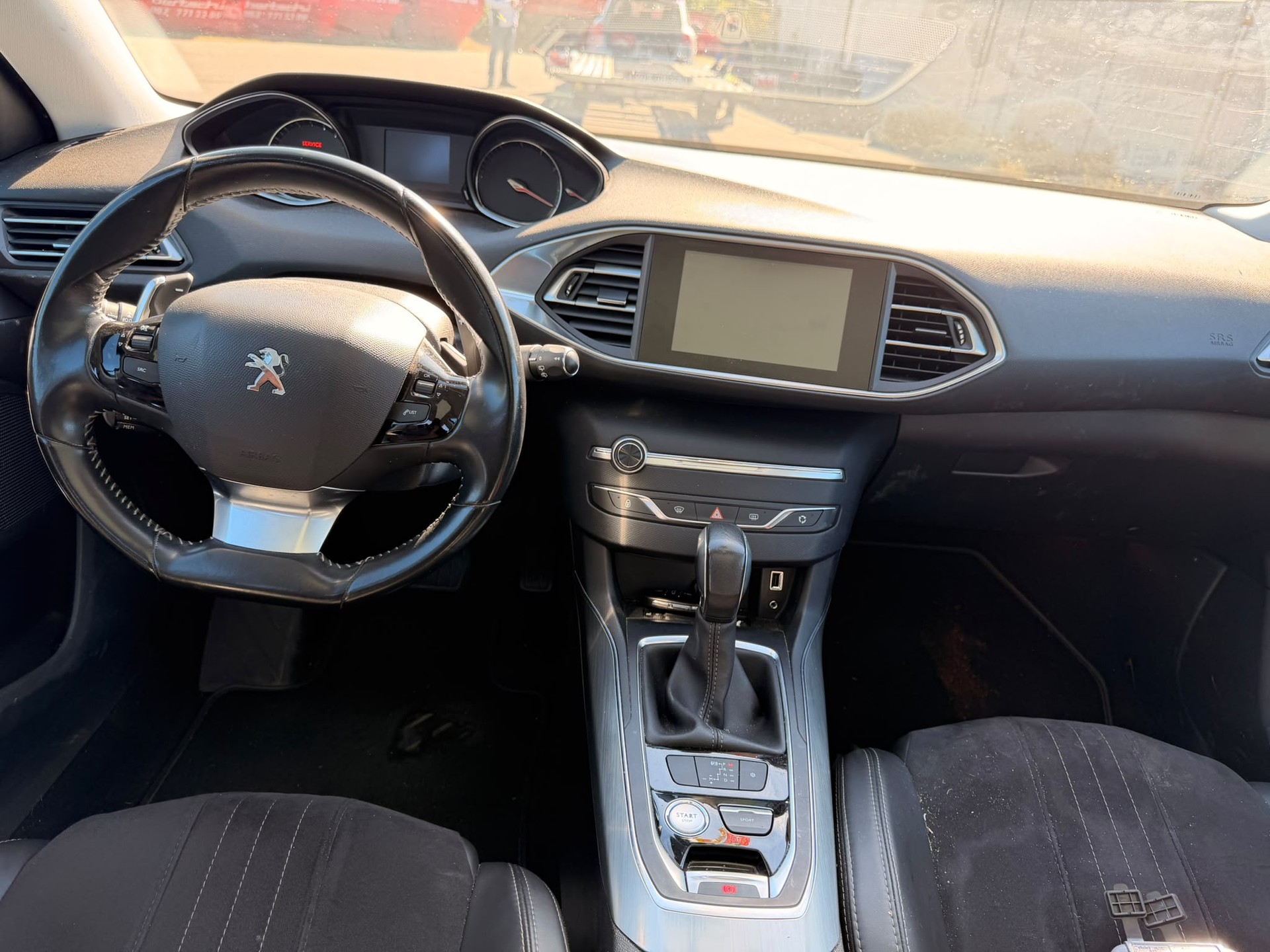 PEUGEOT 308 SW 1.2 THP Style Automatic-image-4