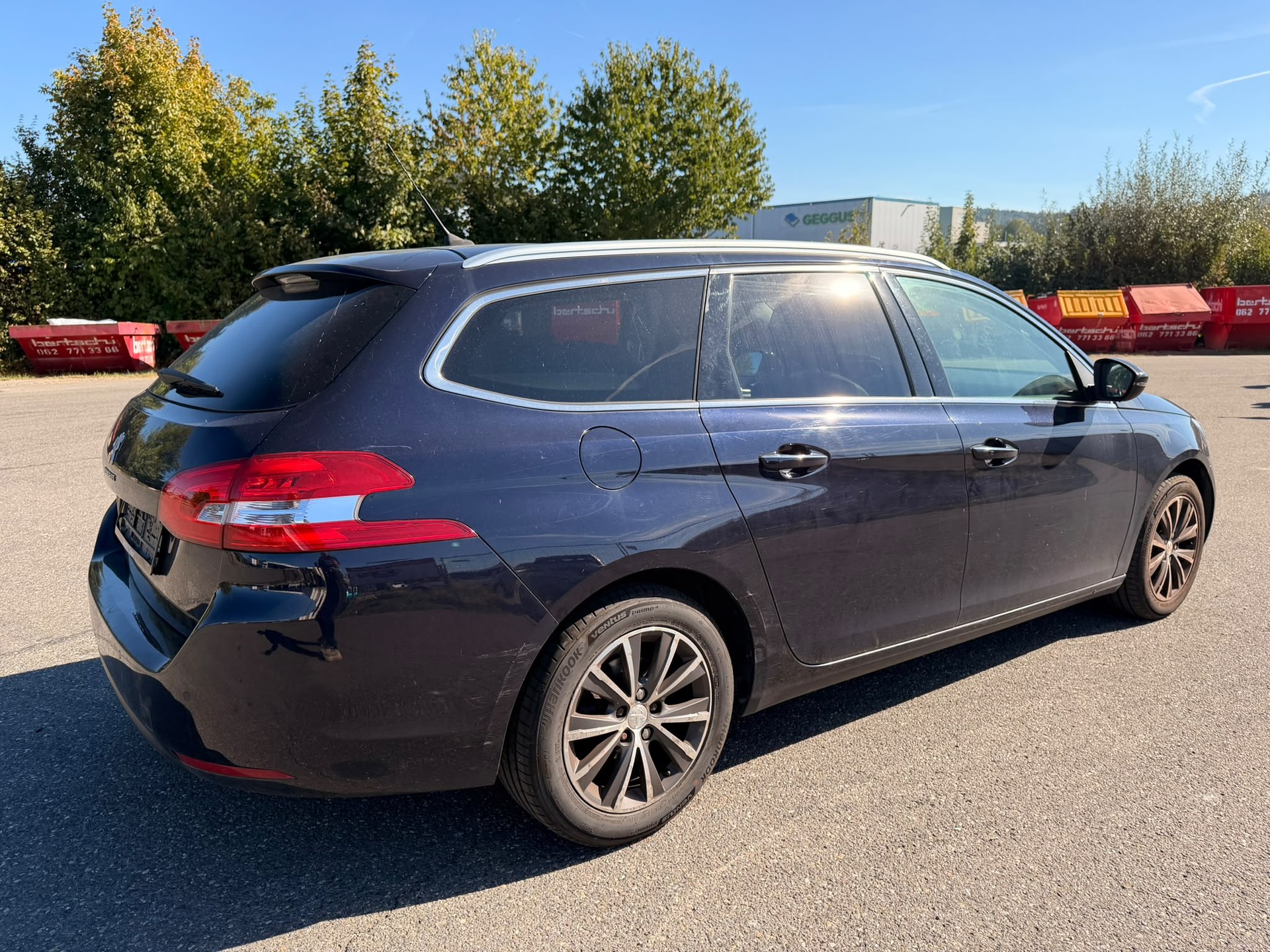 PEUGEOT 308 SW 1.2 THP Style Automatic-image-2
