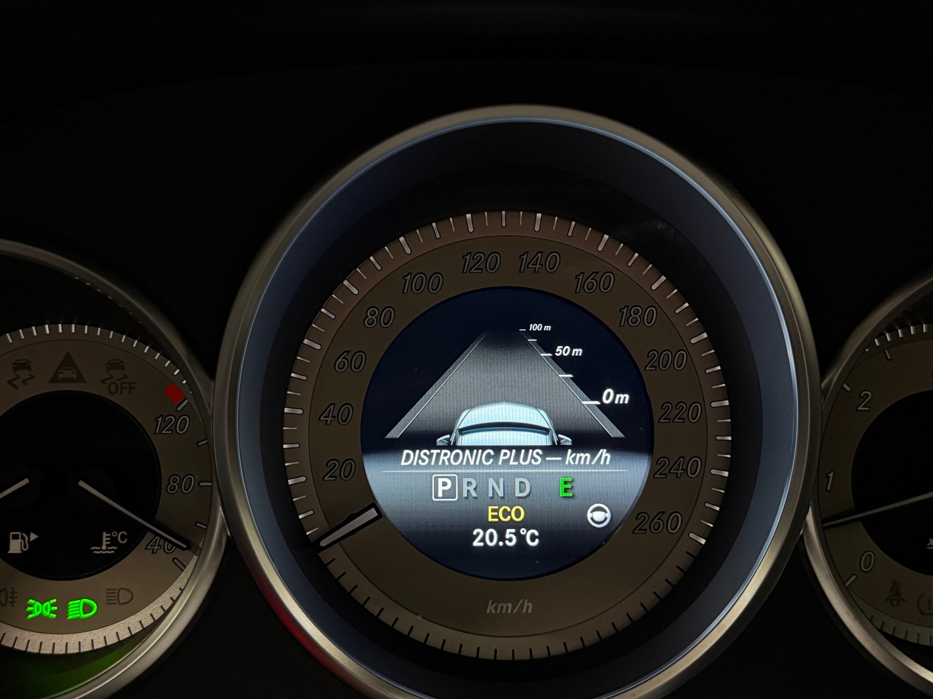 MERCEDES-BENZ CLS 350 d 4matic *AMG Line*Designo Hyazinthrot Metallic*Top Ausstattung*Frisch ab Service*Garantie*-image-23