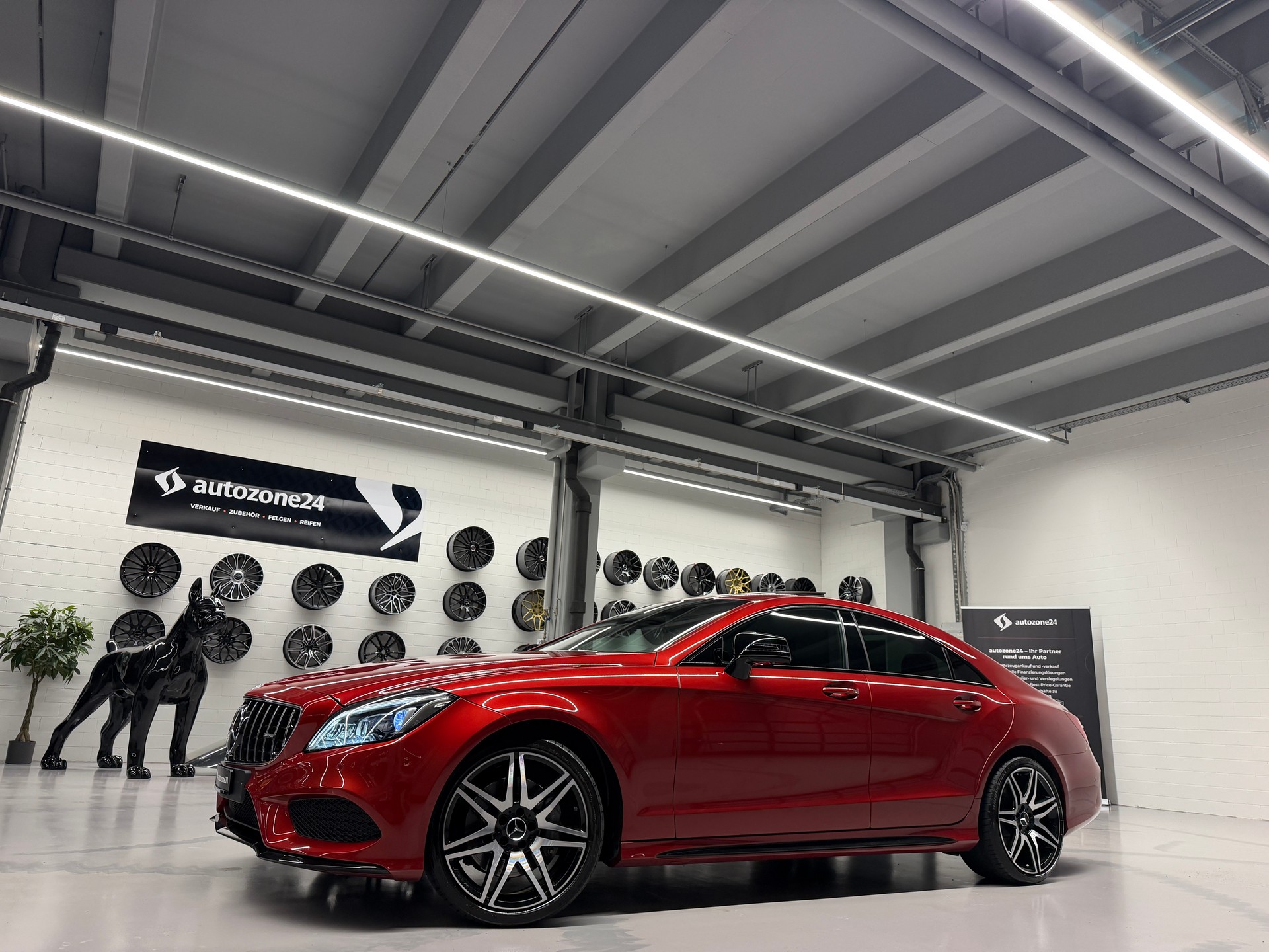MERCEDES-BENZ CLS 350 d 4matic *AMG Line*Designo Hyazinthrot Metallic*Top Ausstattung*Frisch ab Service*Garantie*-image-10