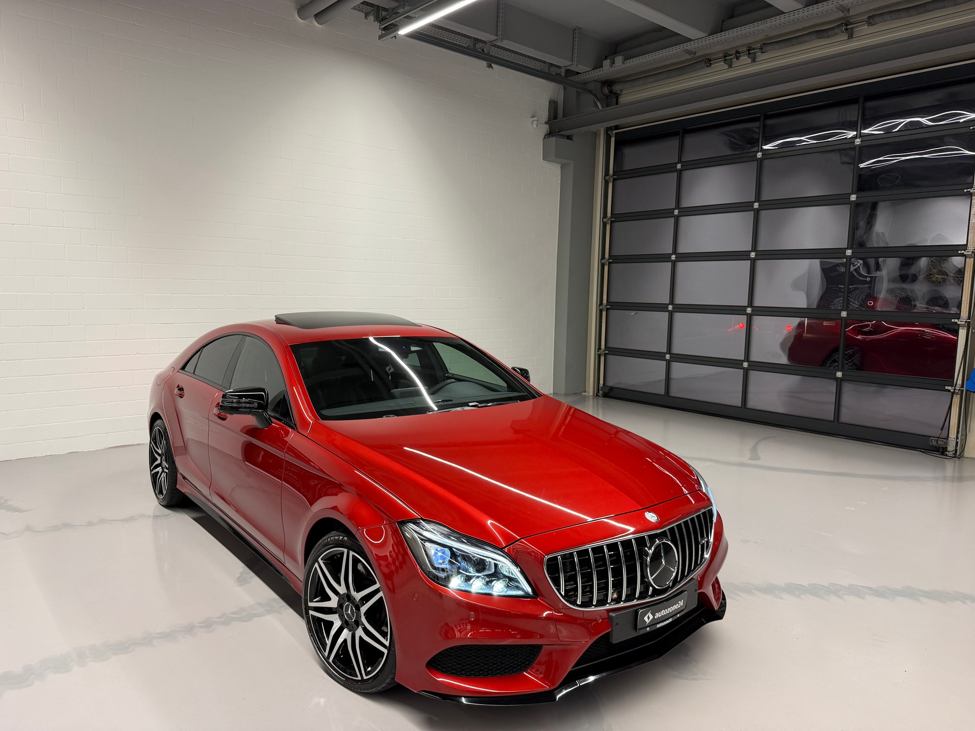 MERCEDES-BENZ CLS 350 d 4matic *AMG Line*Designo Hyazinthrot Metallic*Top Ausstattung*Frisch ab Service*Garantie*-showroom-element-1