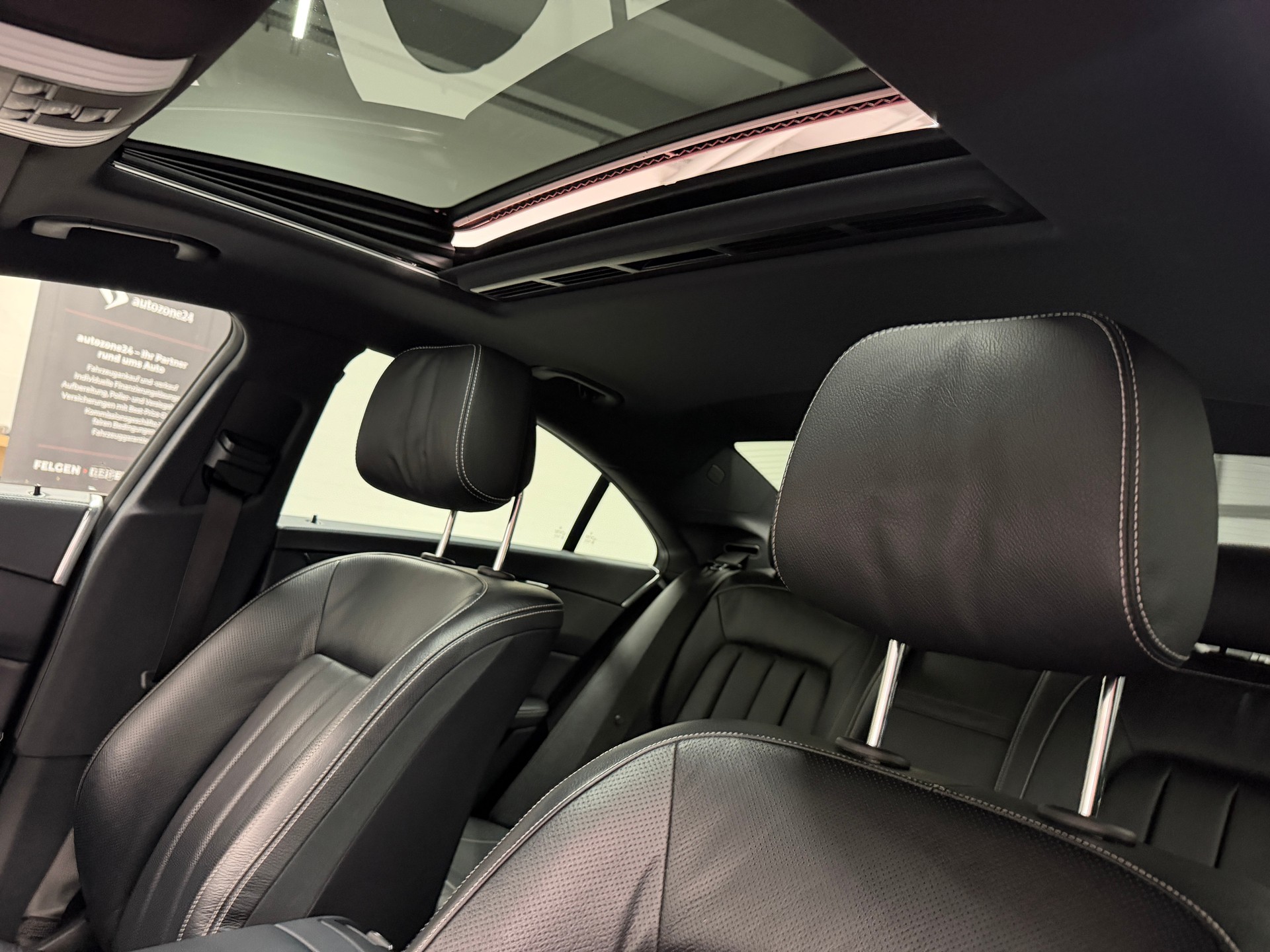 MERCEDES-BENZ CLS 350 d 4matic *AMG Line*Designo Hyazinthrot Metallic*Top Ausstattung*Frisch ab Service*Garantie*-image-19
