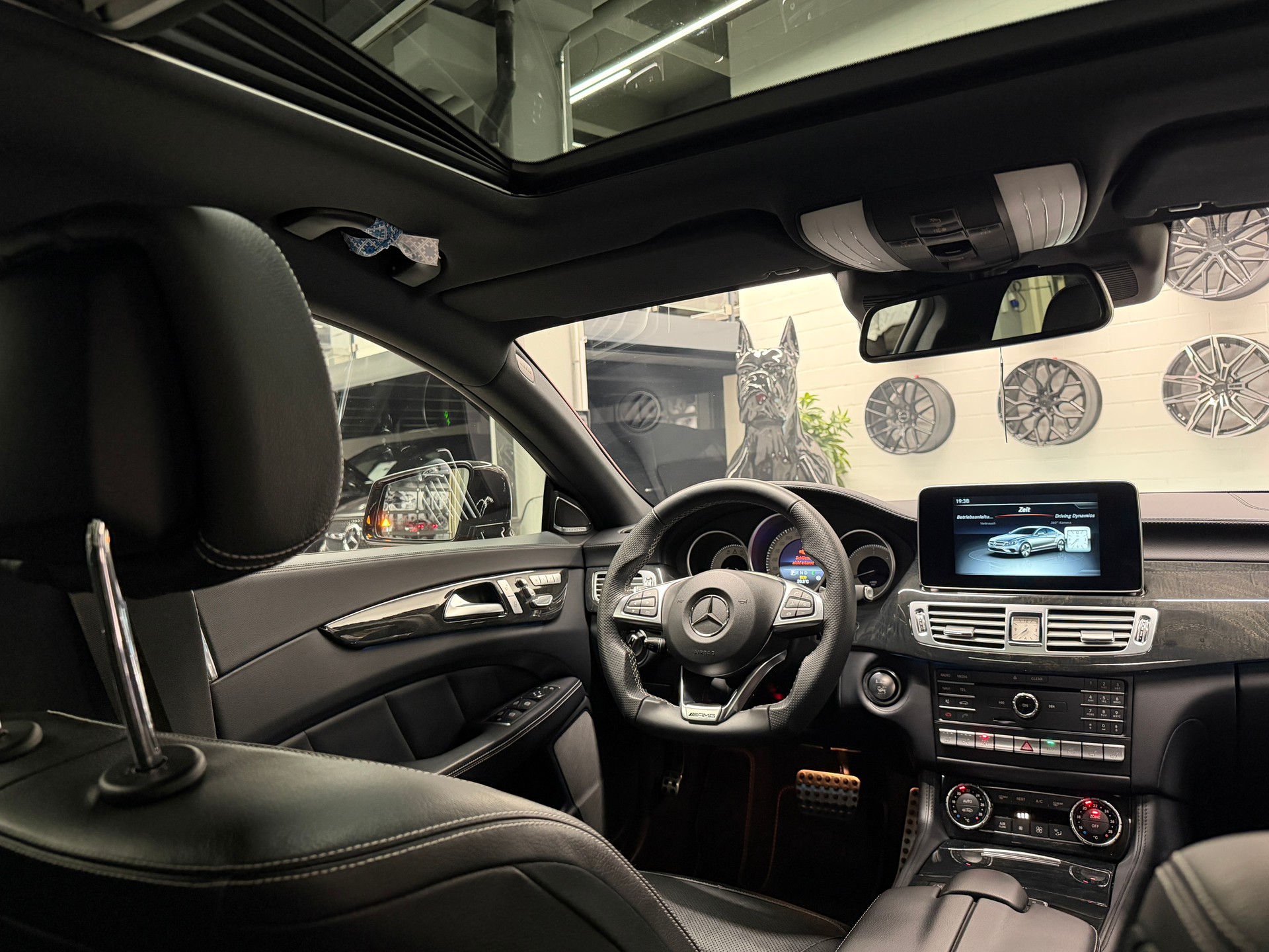 MERCEDES-BENZ CLS 350 d 4matic *AMG Line*Designo Hyazinthrot Metallic*Top Ausstattung*Frisch ab Service*Garantie*-image-17