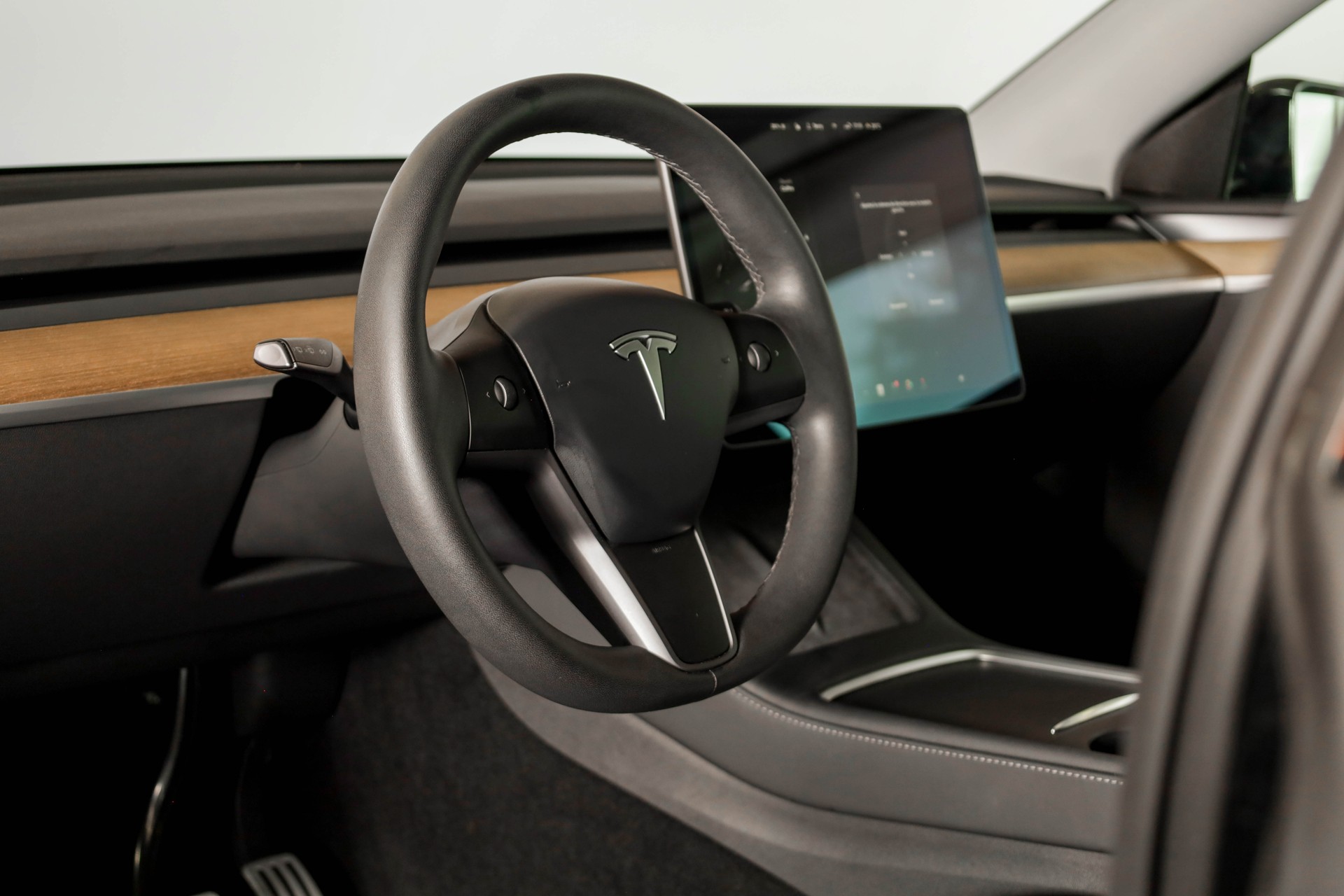TESLA Model Y Long Range • Jantes 20" Induction • Autopilot • Garantie Tesla 11.2027-image-8