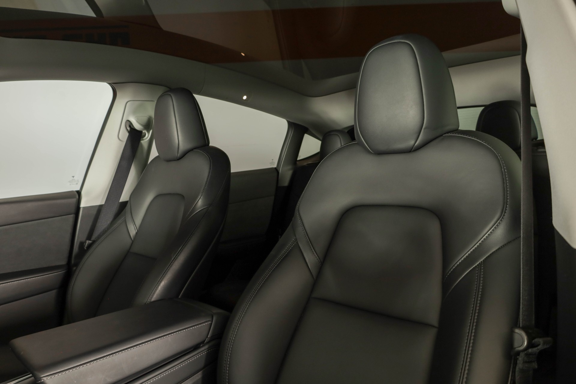 TESLA Model Y Long Range • Jantes 20" Induction • Autopilot • Garantie Tesla 11.2027-image-12