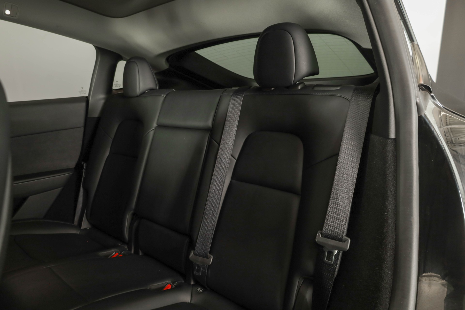 TESLA Model Y Long Range • Jantes 20" Induction • Autopilot • Garantie Tesla 11.2027-image-13