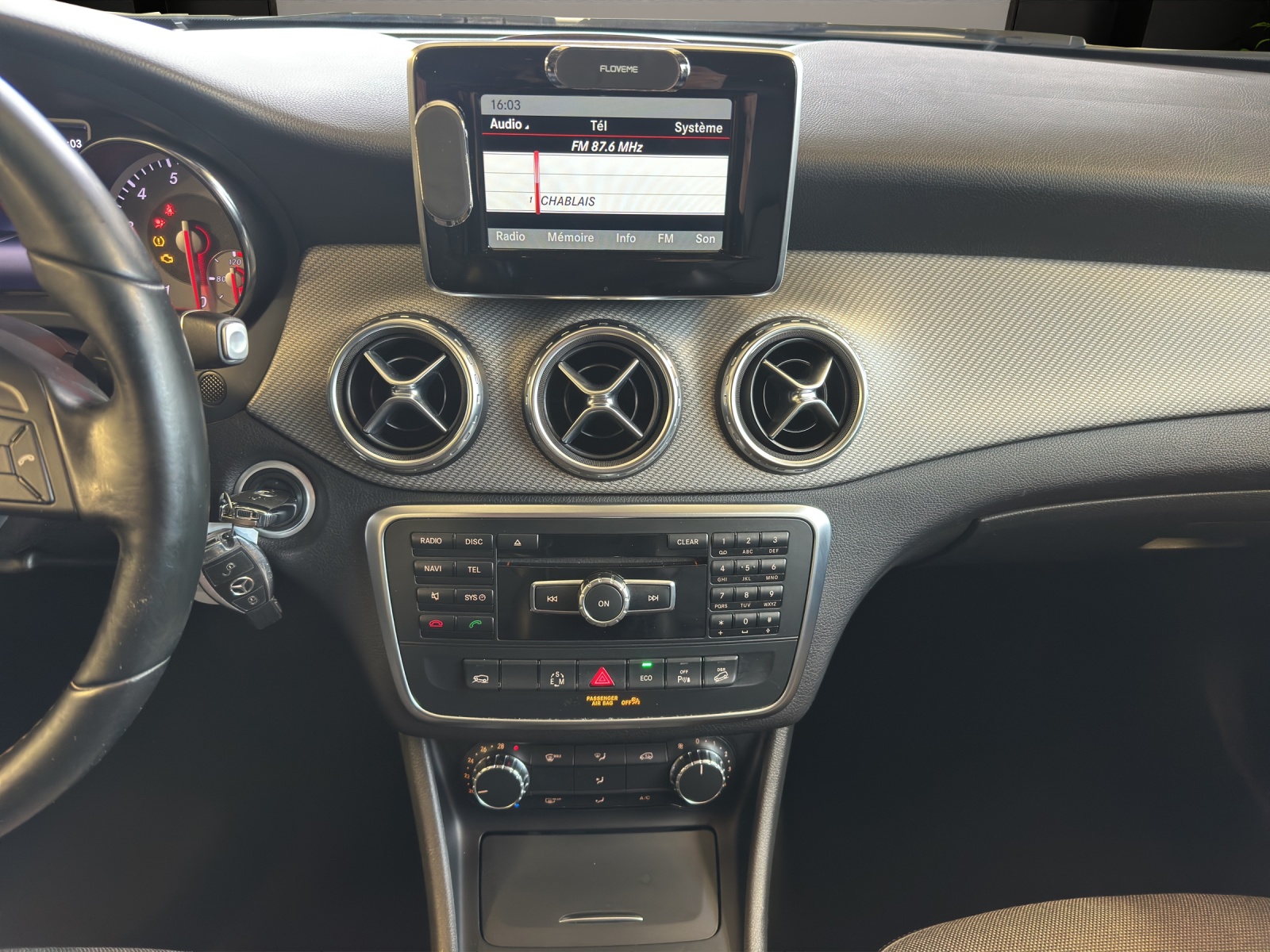 MERCEDES-BENZ GLA 250 Style 4Matic-image-11