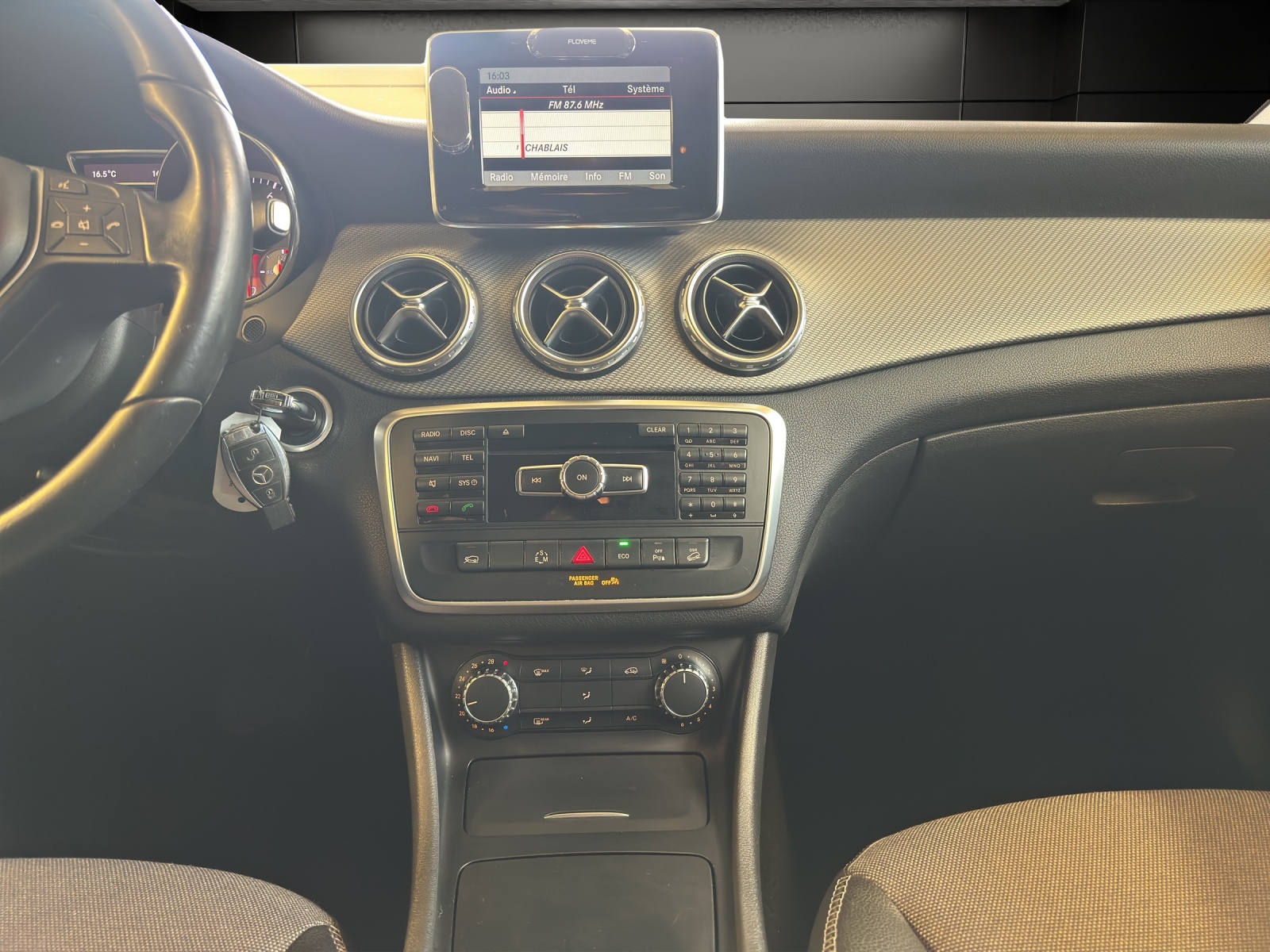 MERCEDES-BENZ GLA 250 Style 4Matic-image-9
