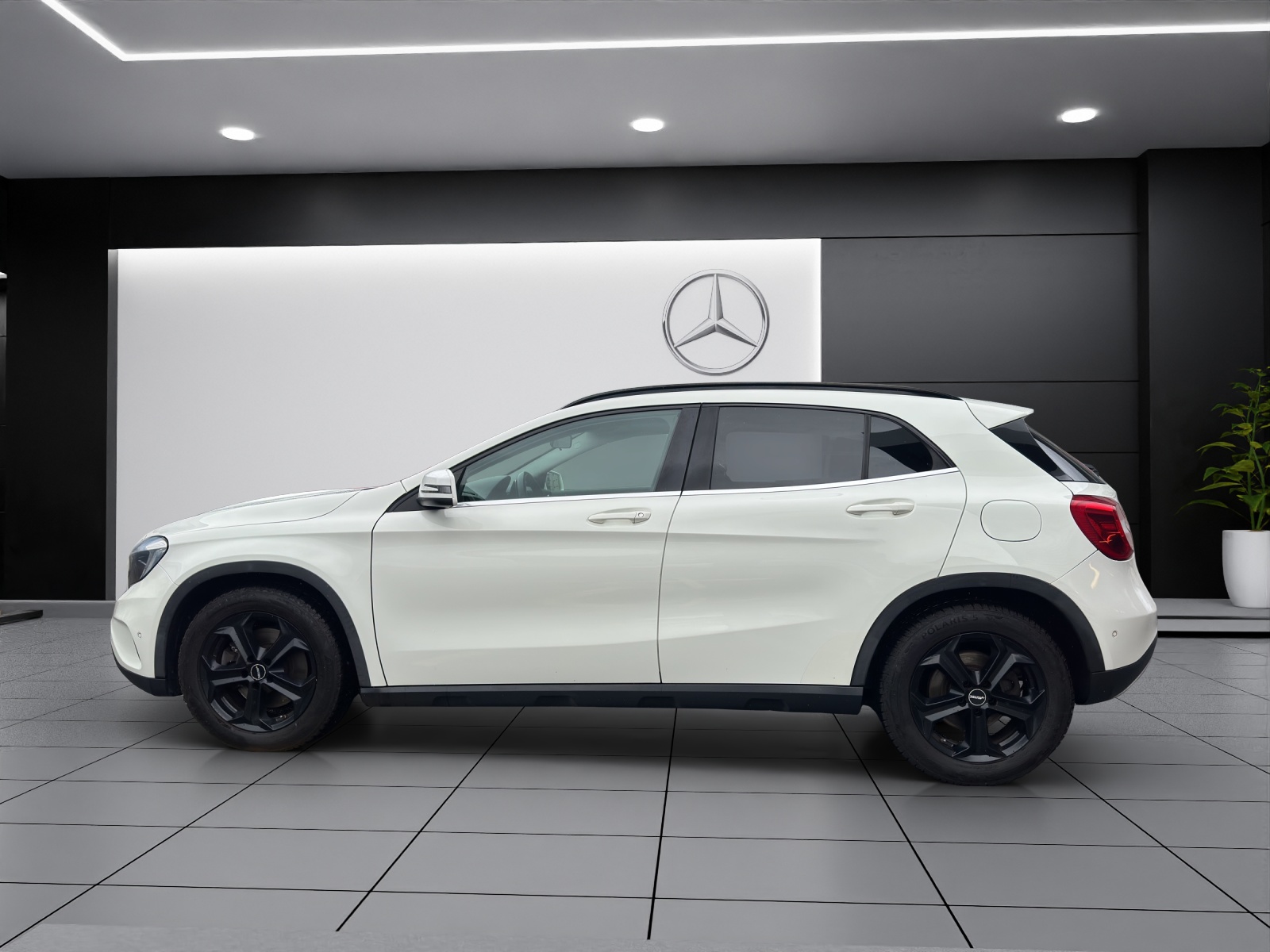 MERCEDES-BENZ GLA 250 Style 4Matic-image-2