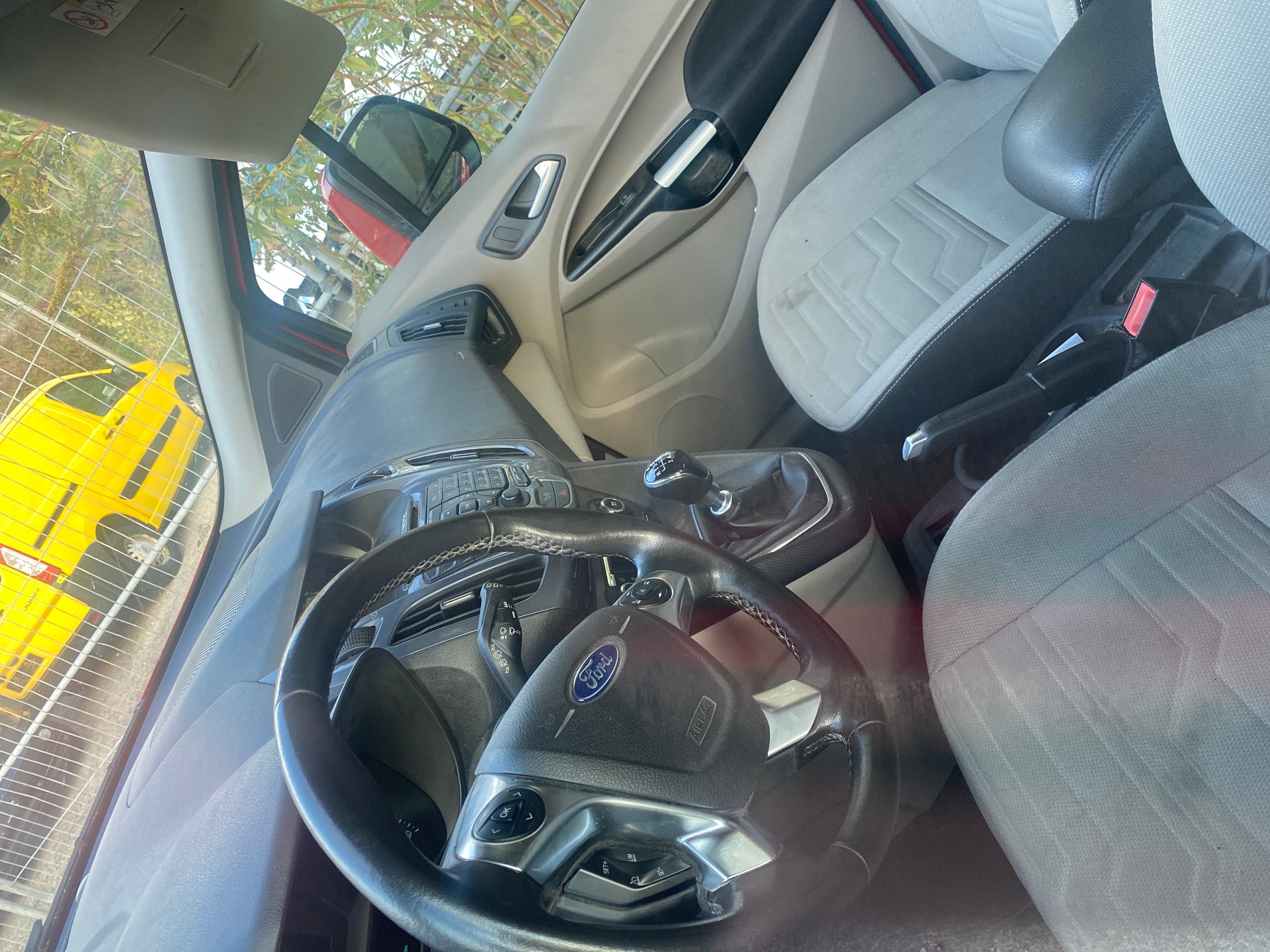 FORD Tourneo Connect 1.0 SCTi Titanium-image-2