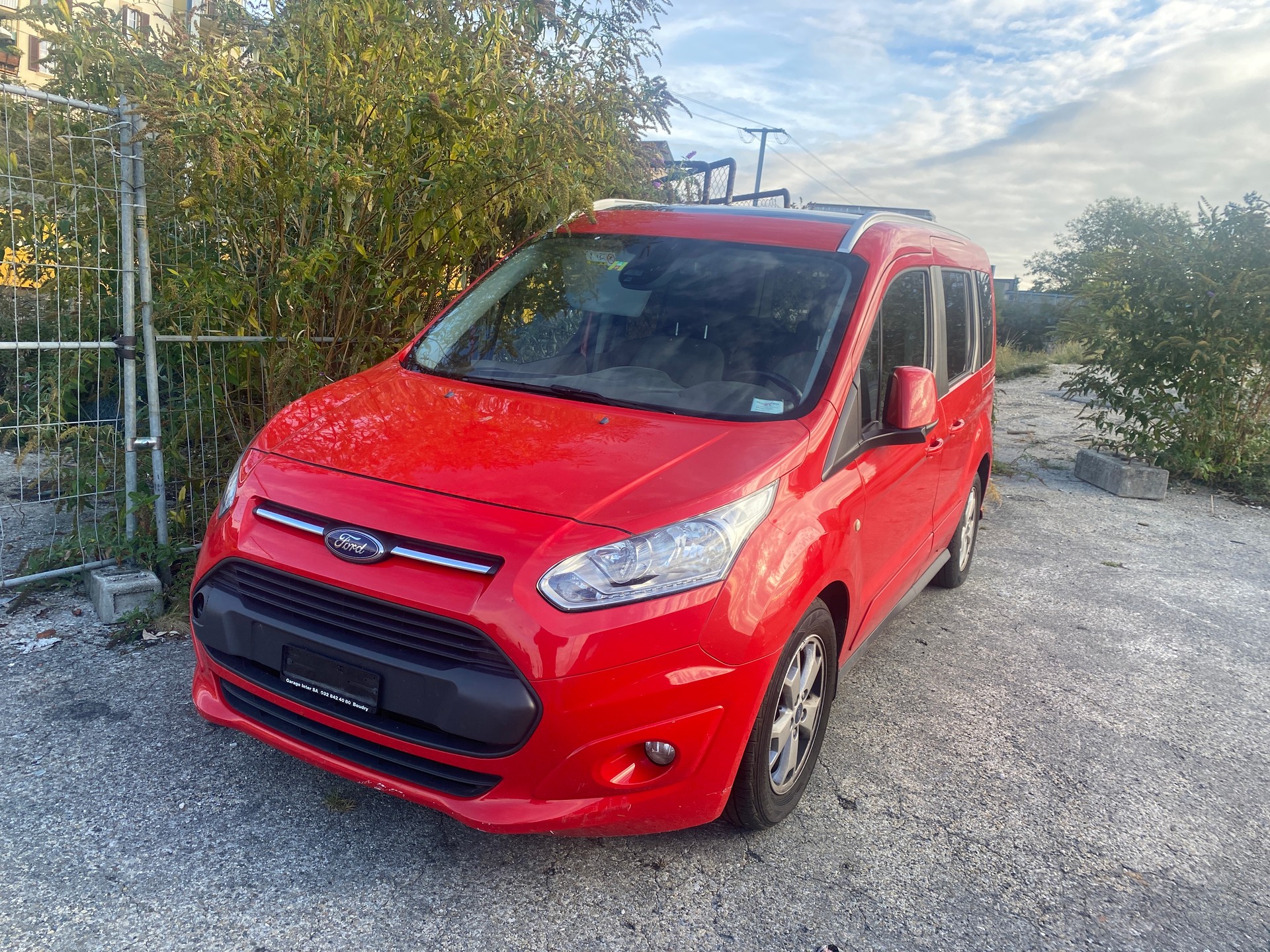 FORD Tourneo Connect 1.0 SCTi Titanium-image-0