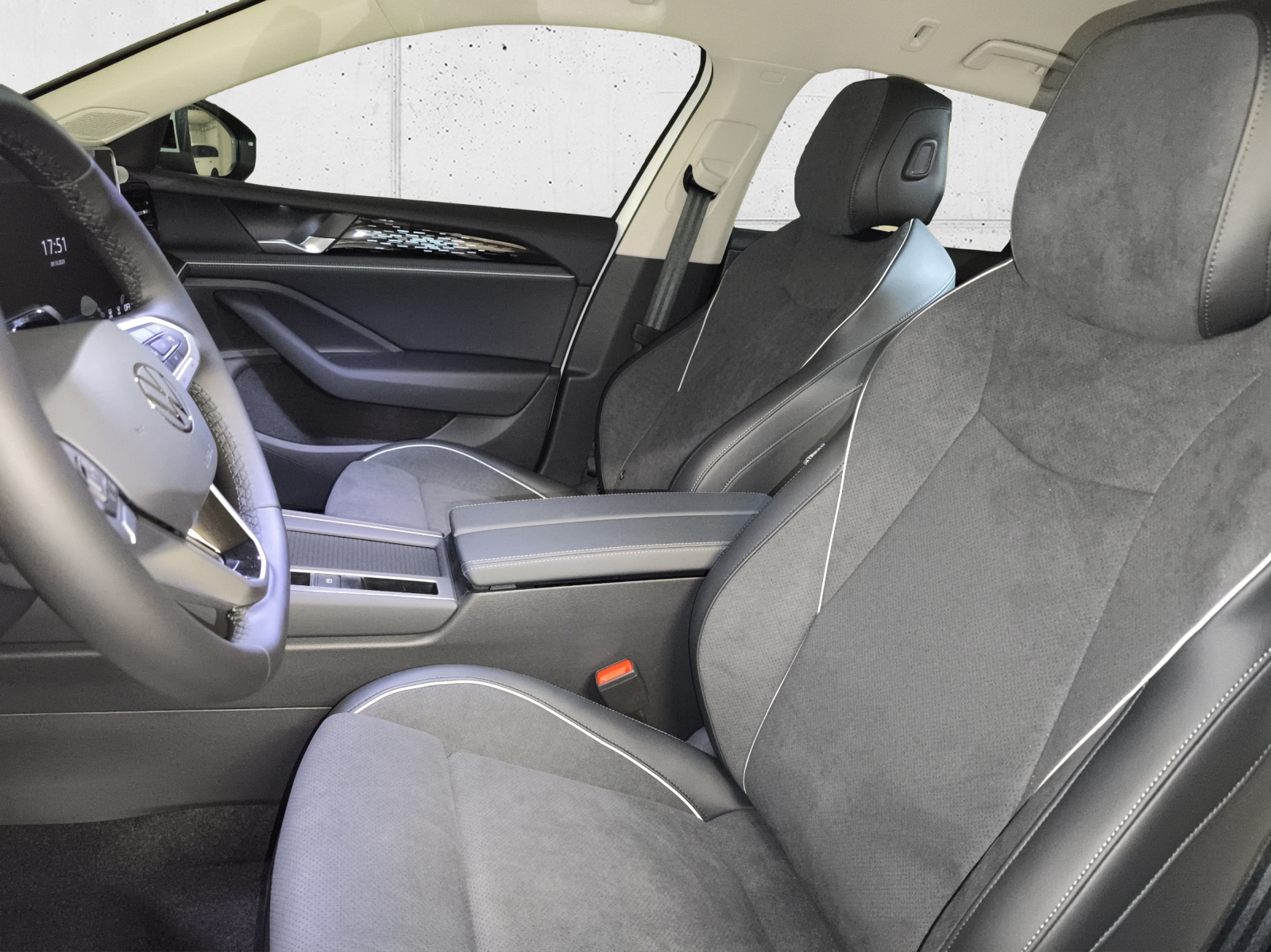 VW Passat Variant 2.0 TDI evo Business DSG-image-9