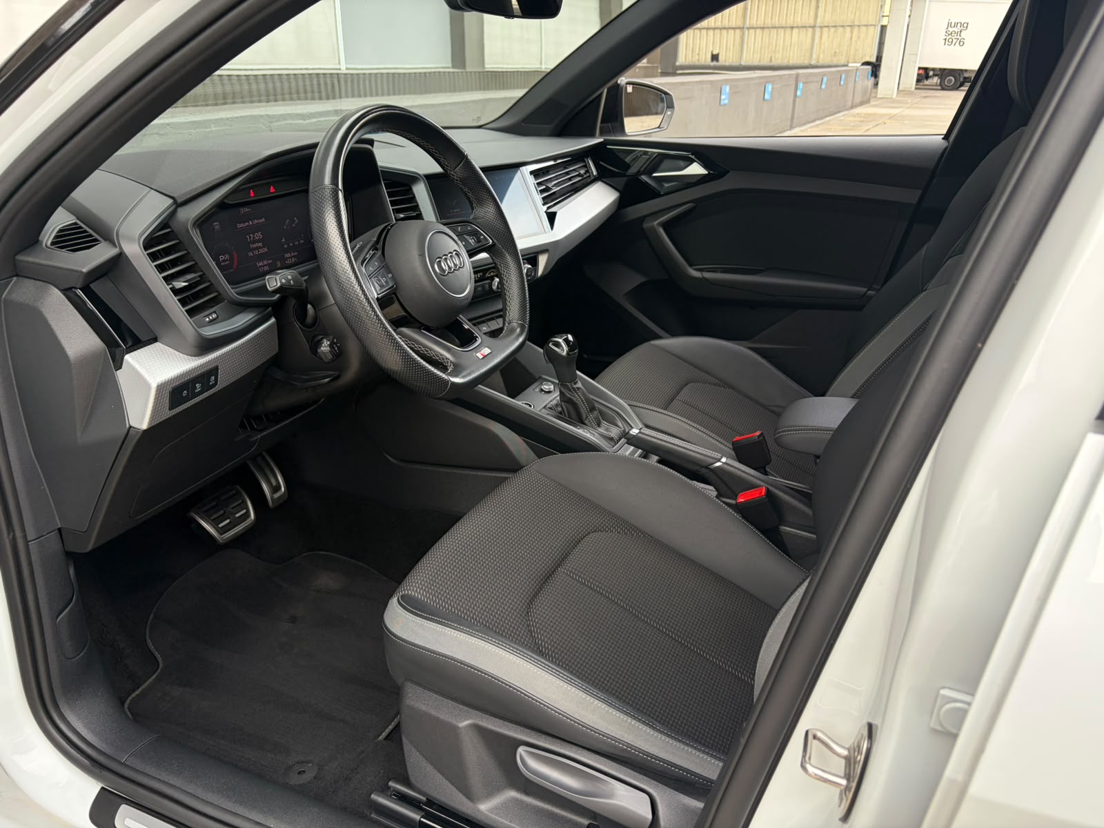 AUDI A1 Sportback 30 TFSI Attraction S-tronic-image-10