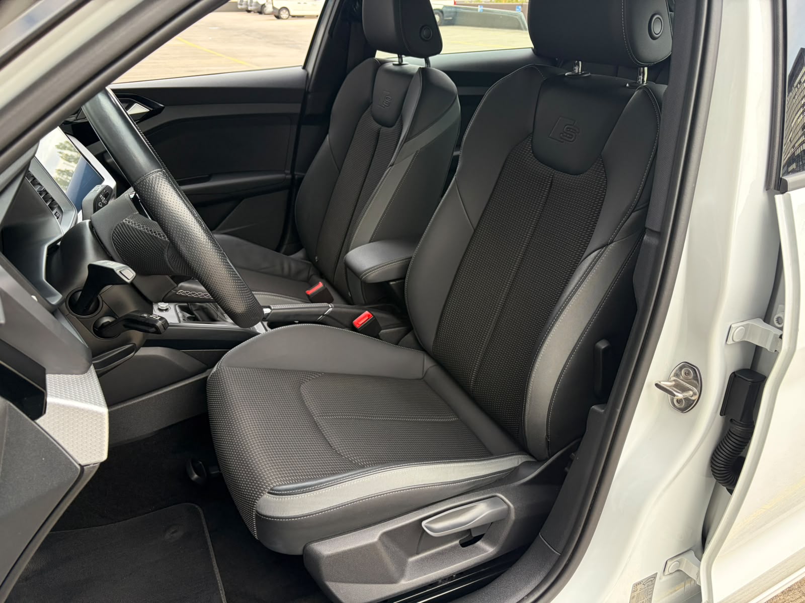 AUDI A1 Sportback 30 TFSI Attraction S-tronic-image-9
