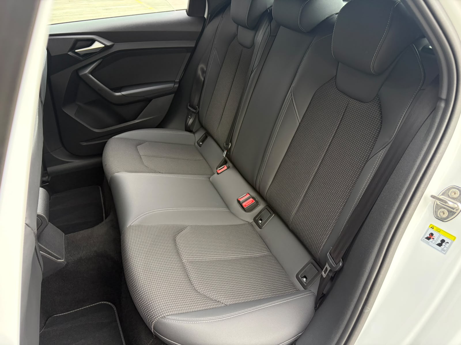 AUDI A1 Sportback 30 TFSI Attraction S-tronic-image-13