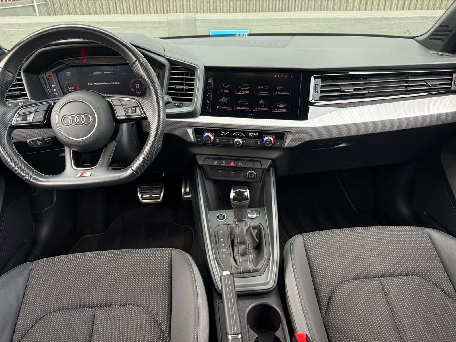 AUDI A1 Sportback 30 TFSI Attraction S-tronic-image-8
